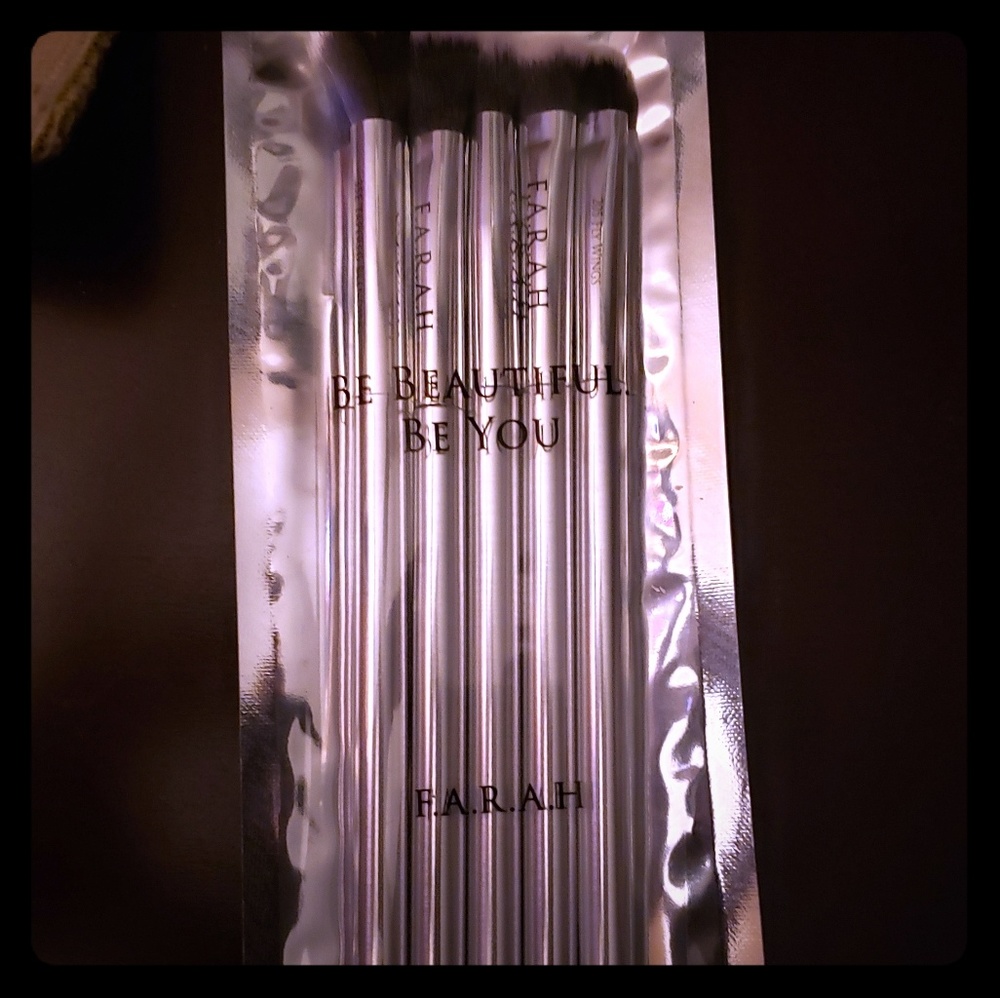 Farah 5 piece brush set